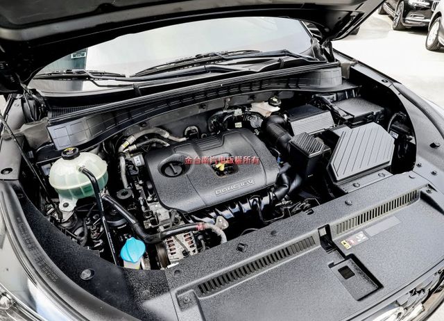 最高Premium豪華版 小改款 電動椅 ACC AEB 車道偏離 iKEY 一手車 少跑 原鈑件 可全貸!  第19張相片