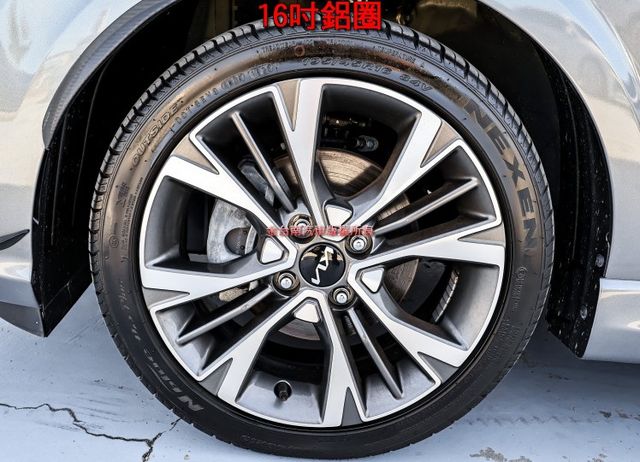 GT-Line 原裝進口 只跑1.8萬 全車原板件 天窗 大包 AEB 車道偏離 盲點 車載系統 恆溫 iKEY 可全貸  第7張相片