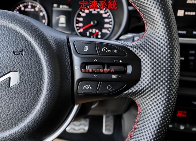 GT-Line 原裝進口 只跑1.8萬 全車原板件 天窗 大包 AEB 車道偏離 盲點 車載系統 恆溫 iKEY 可全貸  第13張相片