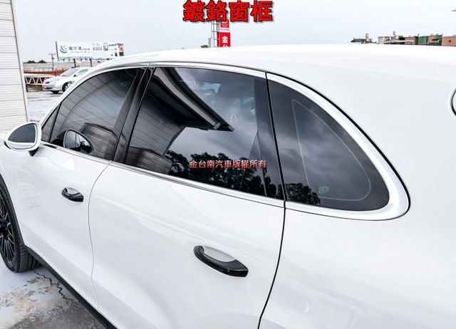 總代理 一手車 只跑7.8萬 全車原板件 LV2  4WD 340hp 21吋鋁圈 免鑰鉂 雙電動椅 電動尾門 可全貸!  第6張相片