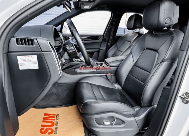 總代理 一手車 只跑7.8萬 全車原板件 LV2  4WD 340hp 21吋鋁圈 免鑰鉂 雙電動椅 電動尾門 可全貸!  第8張相片