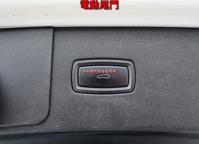 總代理 一手車 只跑7.8萬 全車原板件 LV2  4WD 340hp 21吋鋁圈 免鑰鉂 雙電動椅 電動尾門 可全貸!  第20張相片