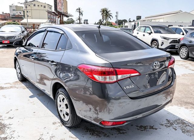 代步通勤最佳選擇 好開好保養 里程保證 車況超好 ABS TCS 雙安 可全貸 不用殺價就很便宜!  第2張相片