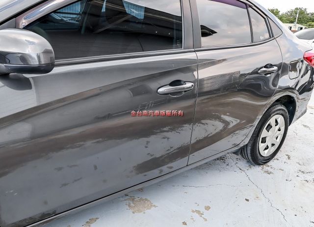 代步通勤最佳選擇 好開好保養 里程保證 車況超好 ABS TCS 雙安 可全貸 不用殺價就很便宜!  第10張相片