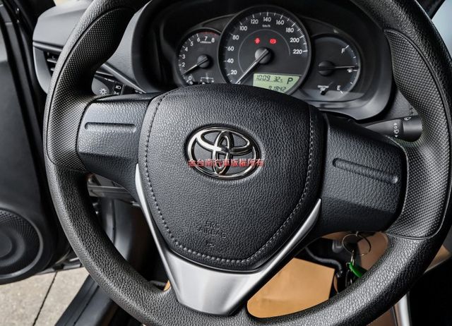 代步通勤最佳選擇 好開好保養 里程保證 車況超好 ABS TCS 雙安 可全貸 不用殺價就很便宜!  第14張相片