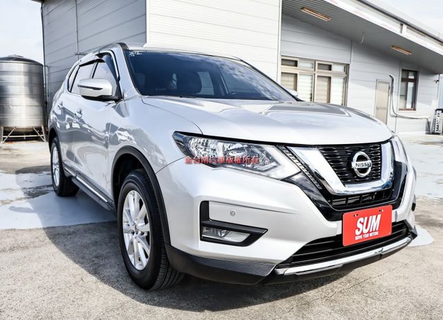 一手車 只跑4萬 里程保證 車況超好 倒車顯影 雙區恆溫 TCS ABS 前後雙雷達 可全貸 不用殺價就很便宜!  第5張相片