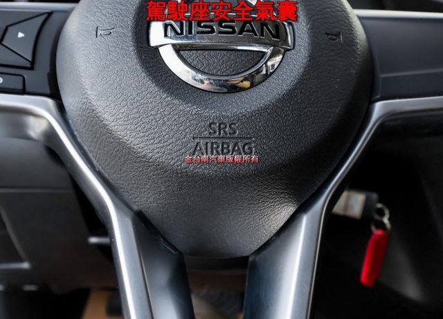 一手車 只跑4萬 里程保證 車況超好 倒車顯影 雙區恆溫 TCS ABS 前後雙雷達 可全貸 不用殺價就很便宜!  第18張相片