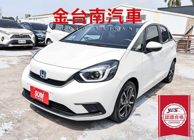 油電版 一手只跑1.5萬 原廠保養 全車原板件 ACC AEB 車道偏離 恆溫 車載系統 可全貸 不用殺價就很便宜!  第1張相片