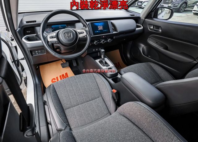 油電版 一手只跑1.5萬 原廠保養 全車原板件 ACC AEB 車道偏離 恆溫 車載系統 可全貸 不用殺價就很便宜!  第10張相片