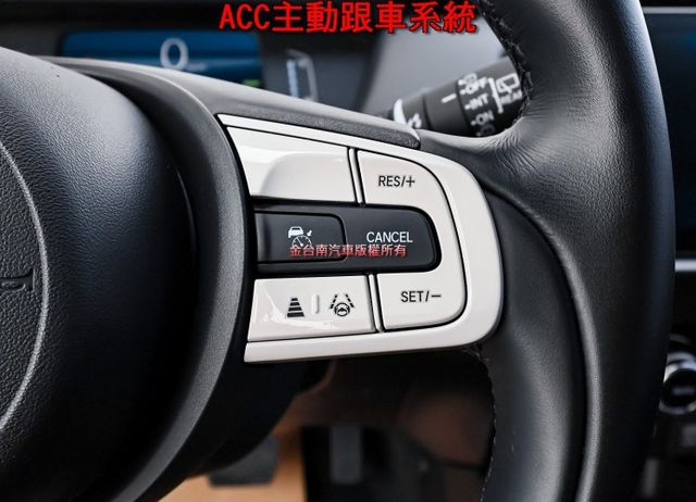 油電版 一手只跑1.5萬 原廠保養 全車原板件 ACC AEB 車道偏離 恆溫 車載系統 可全貸 不用殺價就很便宜!  第13張相片