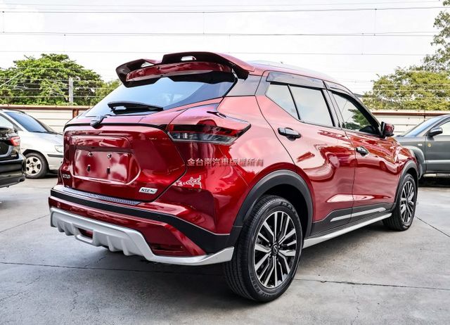 大改版 旗艦版 一手車 只跑2.9萬 全車原板件 ACC AEB 車道偏離 JBL音響 環景 車載系統 可全貸!  第2張相片