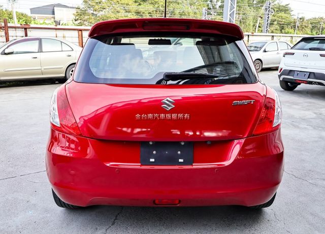 原裝進口 GLX旗艦版 只跑7.3萬 車況超好 iKEY 恆溫 定速 安卓影音 全車六安 可全貸 不用殺價就很便宜!  第3張相片