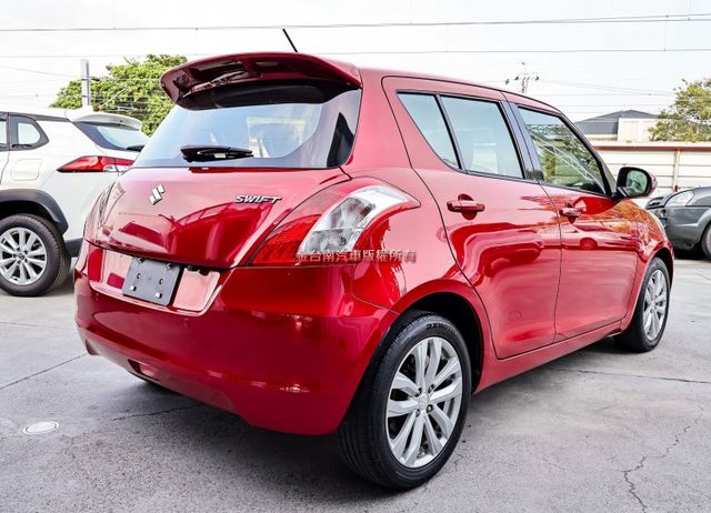 原裝進口 GLX旗艦版 只跑7.3萬 車況超好 iKEY 恆溫 定速 安卓影音 全車六安 可全貸 不用殺價就很便宜!  第4張相片