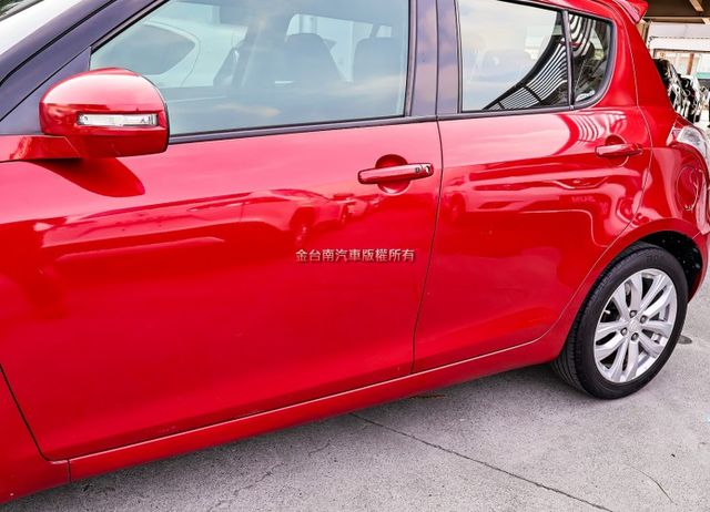 原裝進口 GLX旗艦版 只跑7.3萬 車況超好 iKEY 恆溫 定速 安卓影音 全車六安 可全貸 不用殺價就很便宜!  第8張相片