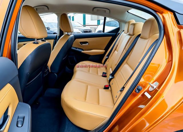 24/9月領牌 全新車 只跑9公里 ACC AEB 車道偏離 iKEY 盲點 環景 車載系統 原鈑件  第10張相片