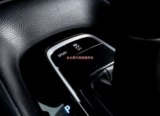 22/9出廠✓只跑4.8萬✓ACC✓AEB✓車道維持✓恆溫✓循跡防滑✓倒車顯影✓九安✓一手車✓原鈑件✓  第16張相片