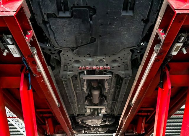 22/9出廠✓只跑4.8萬✓ACC✓AEB✓車道維持✓恆溫✓循跡防滑✓倒車顯影✓九安✓一手車✓原鈑件✓  第18張相片