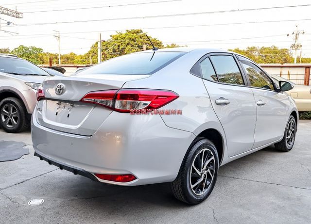 全車九安✓23年式23年領牌✓一手車✓ABS✓TCS✓鋁圈✓藍牙音響✓全車原板件✓可全貸✓不用殺價就很便宜✓  第4張相片