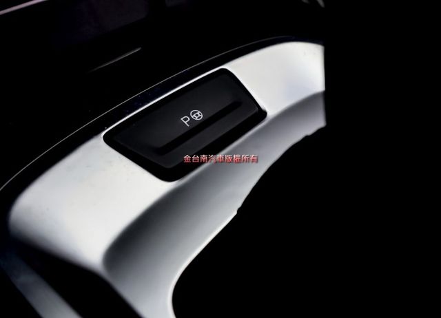 GT藍調環景版✓一手車✓只跑1.4萬✓原鈑件✓電動尾門✓定速✓恆溫✓環景✓衛星導航✓自動停車✓原廠保養!  第17張相片