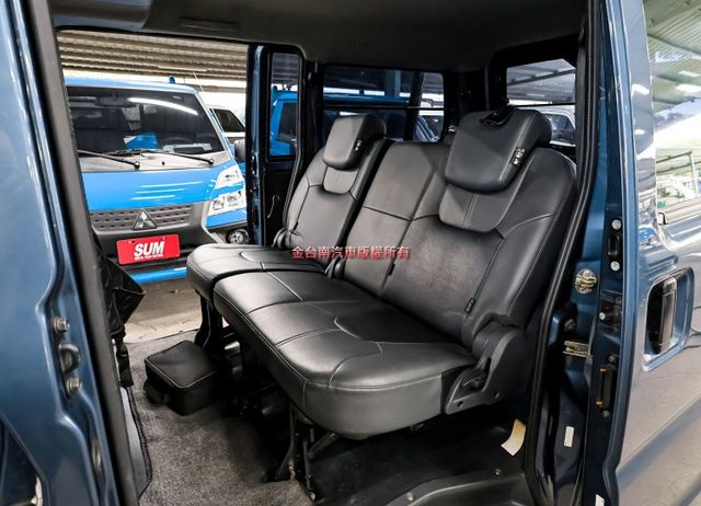 附全額發票✓自排✓五人座✓客貨兩用✓只跑5.9✓萬全車原板件✓原廠保養✓ABS✓TCS✓雙安✓後座出風口✓可全貸✓  第8張相片