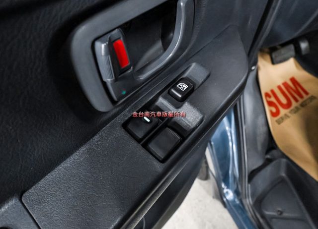 附全額發票✓自排✓五人座✓客貨兩用✓只跑5.9✓萬全車原板件✓原廠保養✓ABS✓TCS✓雙安✓後座出風口✓可全貸✓  第10張相片