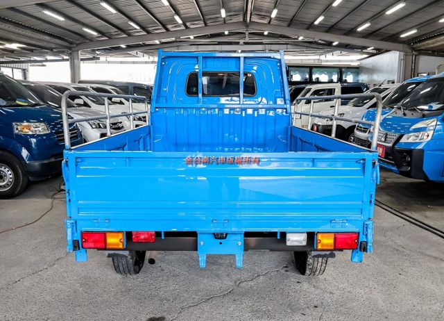 手排✓24年式✓10月出廠領牌✓一手只跑1.7萬✓全車原板件✓TCS✓雙安✓附全額發票✓可全貸✓不用殺價就很便宜✓  第3張相片