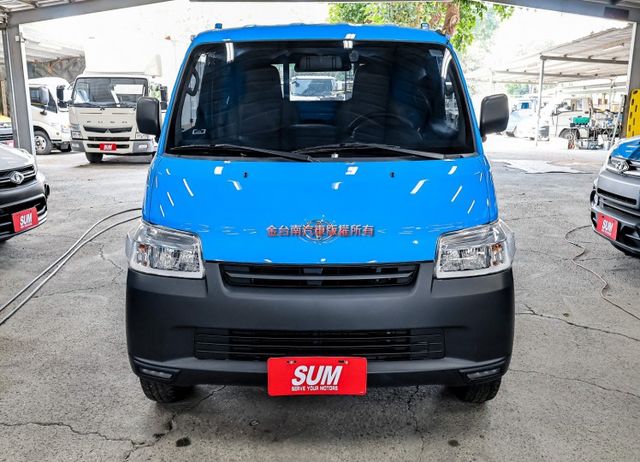 手排✓24年式✓10月出廠領牌✓一手只跑1.7萬✓全車原板件✓TCS✓雙安✓附全額發票✓可全貸✓不用殺價就很便宜✓  第6張相片