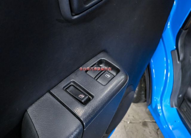 手排✓24年式✓10月出廠領牌✓一手只跑1.7萬✓全車原板件✓TCS✓雙安✓附全額發票✓可全貸✓不用殺價就很便宜✓  第9張相片