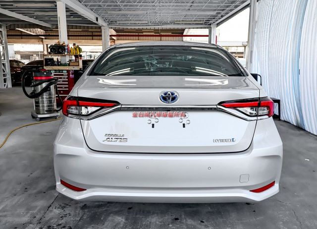 油電尊爵✓一手✓只跑2.3萬✓原鈑件✓數位儀表✓真皮方向盤✓盲點✓LV2✓iKEY✓可全貸✓  第3張相片