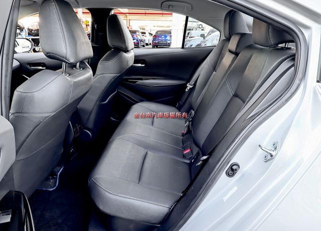 油電尊爵✓一手✓只跑2.3萬✓原鈑件✓數位儀表✓真皮方向盤✓盲點✓LV2✓iKEY✓可全貸✓  第8張相片