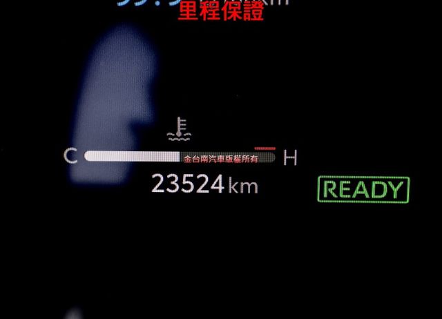 油電尊爵✓一手✓只跑2.3萬✓原鈑件✓數位儀表✓真皮方向盤✓盲點✓LV2✓iKEY✓可全貸✓  第14張相片