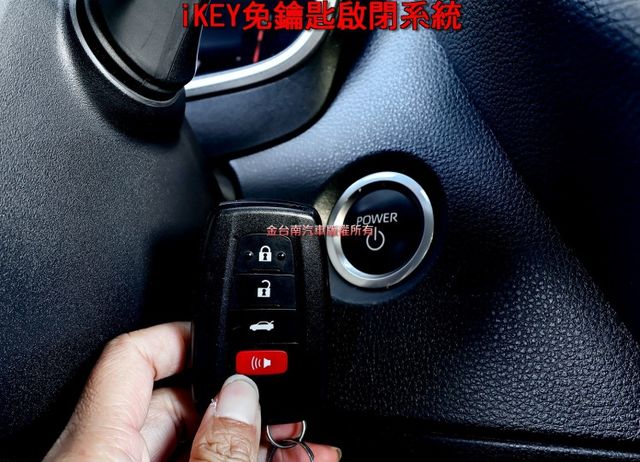 油電尊爵✓一手✓只跑2.3萬✓原鈑件✓數位儀表✓真皮方向盤✓盲點✓LV2✓iKEY✓可全貸✓  第15張相片