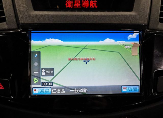 旗艦版才有輪弧✓11月領牌✓一手只跑2.3萬✓全車原板件✓17吋鋁圈✓盲點✓原廠NAVI✓倒車顯影✓可全貸✓附全額發票✓  第17張相片