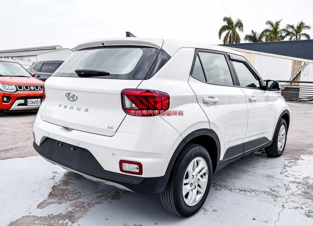 代步通勤好選擇✓一手只跑4.1萬✓全車原板件✓原廠影音✓TCS✓ABS✓全車六安✓可全貸✓不用殺價就很便宜✓  第4張相片