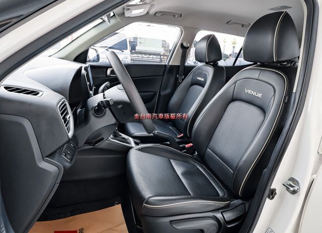 代步通勤好選擇✓一手只跑4.1萬✓全車原板件✓原廠影音✓TCS✓ABS✓全車六安✓可全貸✓不用殺價就很便宜✓  第9張相片