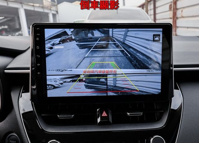 油電尊爵版✓一手車✓全車原板件✓原廠保固至2028✓LV2✓安卓影音✓LED光條尾燈✓真皮方向盤✓可全貸✓  第17張相片