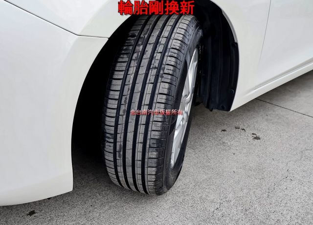 輪胎剛換新✓日本原裝進口✓17年式✓16/12出廠✓只跑9.6萬✓定速✓衛星導航✓iKEY✓恆溫✓循跡防滑✓  第7張相片