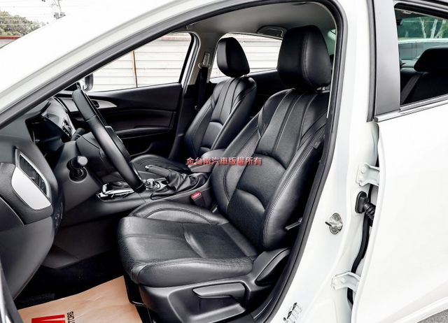 輪胎剛換新✓日本原裝進口✓17年式✓16/12出廠✓只跑9.6萬✓定速✓衛星導航✓iKEY✓恆溫✓循跡防滑✓  第8張相片