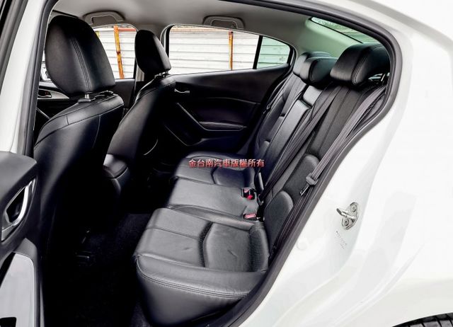 輪胎剛換新✓日本原裝進口✓17年式✓16/12出廠✓只跑9.6萬✓定速✓衛星導航✓iKEY✓恆溫✓循跡防滑✓  第9張相片