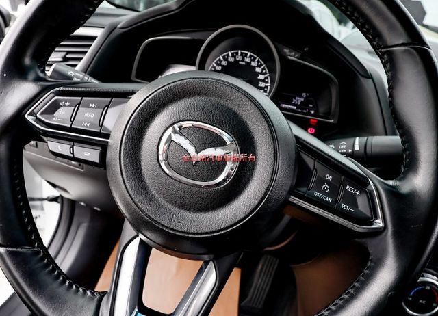 輪胎剛換新✓日本原裝進口✓17年式✓16/12出廠✓只跑9.6萬✓定速✓衛星導航✓iKEY✓恆溫✓循跡防滑✓  第11張相片