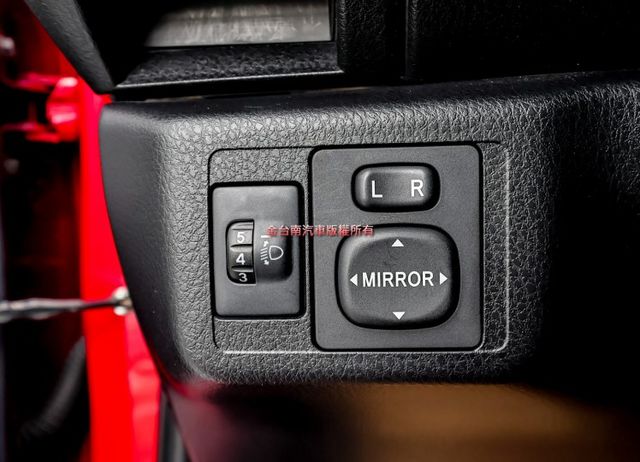 經典版✓只跑5.8萬✓影音✓衛星導航✓倒車顯影✓ABS✓雙安✓HUD✓電動後視鏡✓里程保證✓可全貸✓  第14張相片