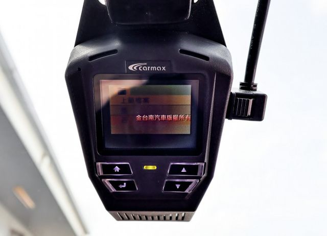 經典版✓只跑5.8萬✓影音✓衛星導航✓倒車顯影✓ABS✓雙安✓HUD✓電動後視鏡✓里程保證✓可全貸✓  第17張相片