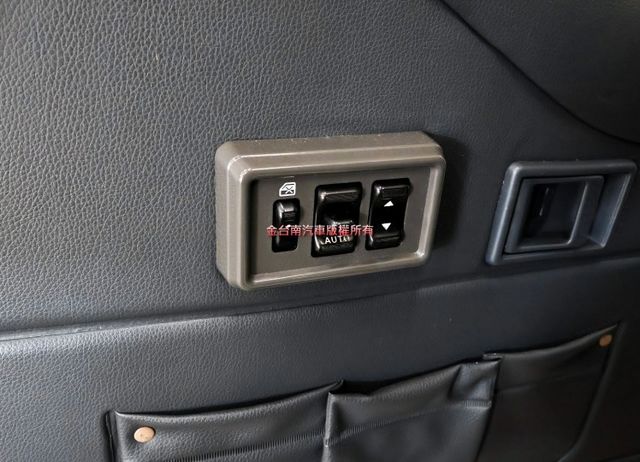 自排✓高空作業車✓驗車需拆除✓一手車✓只跑4.3萬✓全車原板件✓定速✓TCS✓電動窗✓可全貸✓不用殺價就很便宜✓  第8張相片