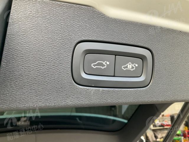 一手只跑1.4萬✓里程保證✓原廠保養✓全車原板件✓根本新車✓雙記憶椅✓LV2✓環景✓車載系統✓電動尾門✓可全貸✓  第5張相片