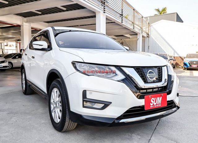 一手車✓只跑5.9萬✓原廠保養✓全車原板件✓ACC✓AEB✓車道偏離✓環景✓車載系統✓全車六安✓可全貸✓  第3張相片