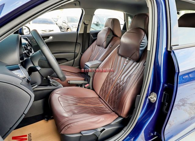 1.0 省油省稅金✓渦輪✓只跑6.3萬✓全車原鈑件✓大螢幕影音✓衛星導航✓倒車顯影✓ABS✓TCS✓里程保證 可全貸!  第9張相片