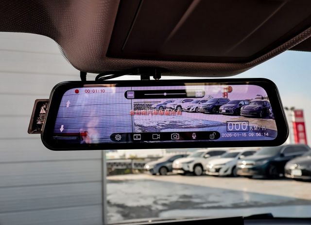 1.0 省油省稅金✓渦輪✓只跑6.3萬✓全車原鈑件✓大螢幕影音✓衛星導航✓倒車顯影✓ABS✓TCS✓里程保證 可全貸!  第15張相片