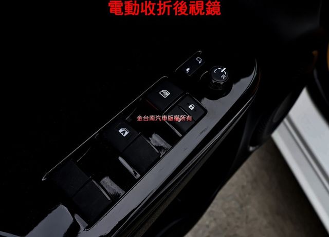 經典版✓只跑9千✓ABS✓循跡防滑✓九安✓電子後視鏡✓里程保證✓原廠保固中✓  第10張相片