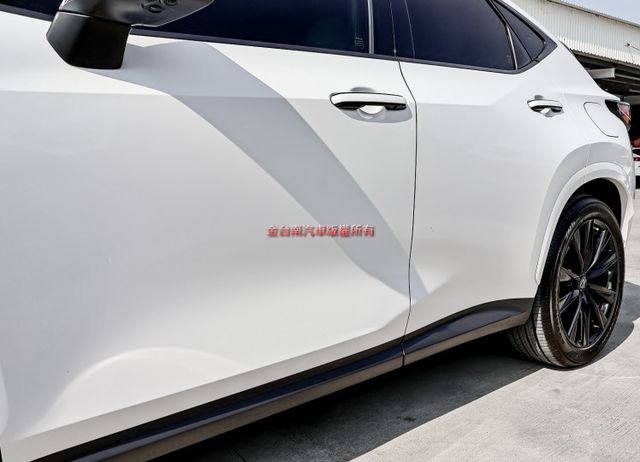 450h 市場唯一✓F-Sport✓12月領牌✓一手跑4.6萬✓原鈑件✓記憶椅✓✓天窗✓車載系統✓LV2✓環景✓  第6張相片