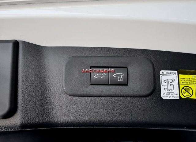 450h 市場唯一✓F-Sport✓12月領牌✓一手跑4.6萬✓原鈑件✓記憶椅✓✓天窗✓車載系統✓LV2✓環景✓  第19張相片